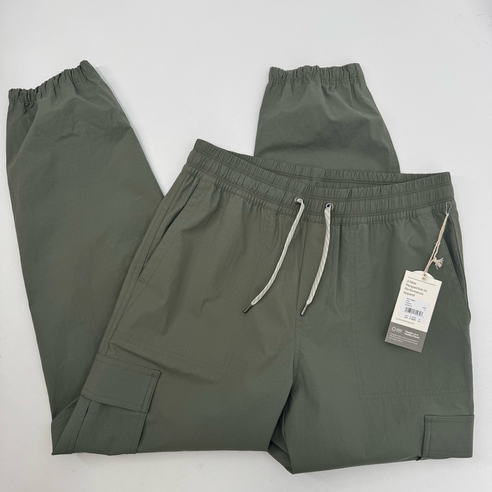 Vuori Olive Green Cargo Joggers - Picture 3 of 15